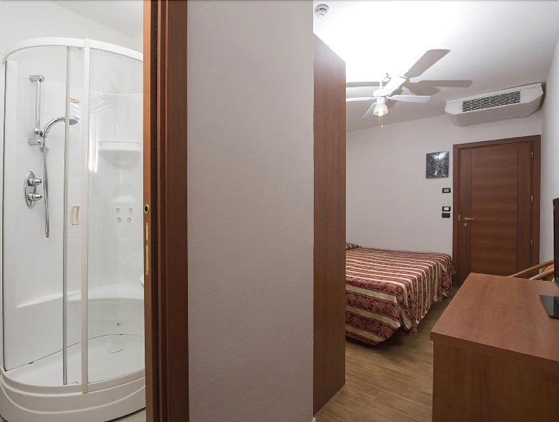 Hotel Villa Linda - Family Hotel - Nuova Costruzione Antisismica Riccione Dış mekan fotoğraf