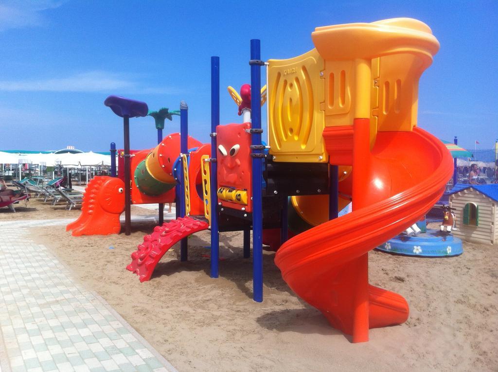 Hotel Villa Linda - Family Hotel - Nuova Costruzione Antisismica Riccione Dış mekan fotoğraf
