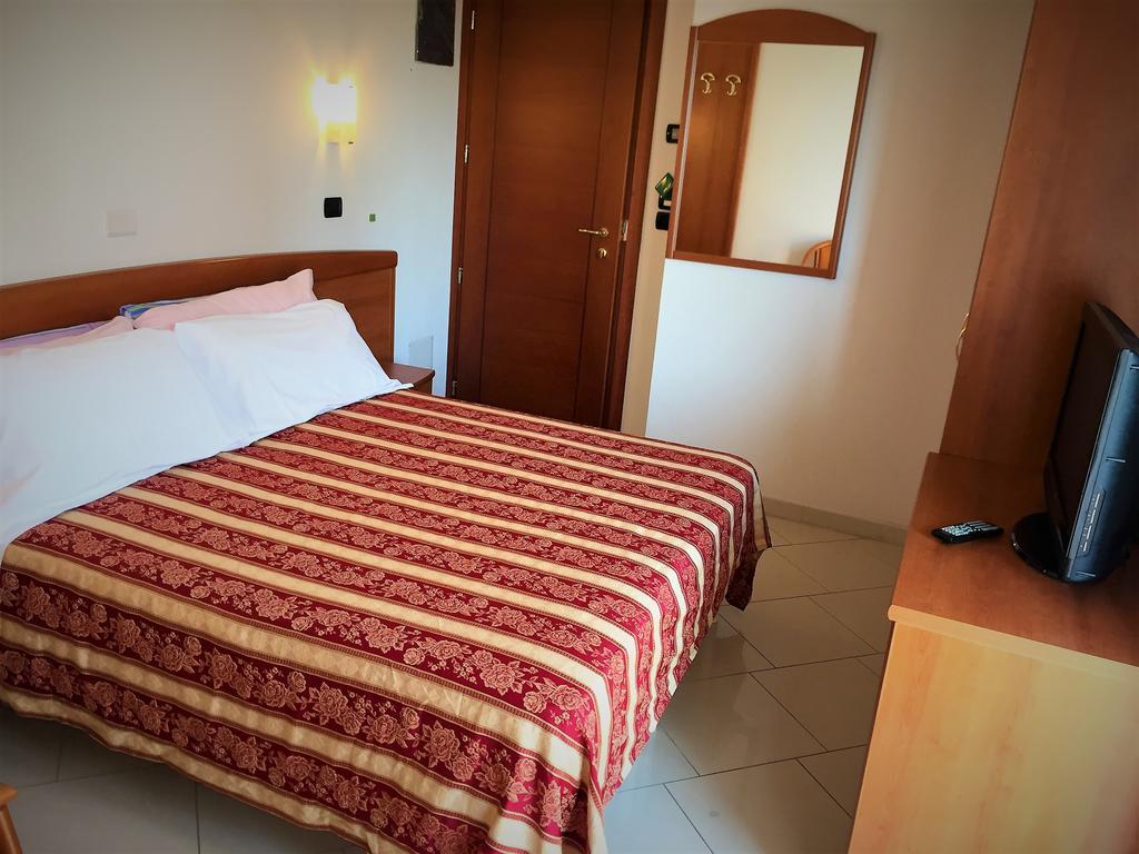 Hotel Villa Linda - Family Hotel - Nuova Costruzione Antisismica Riccione Dış mekan fotoğraf