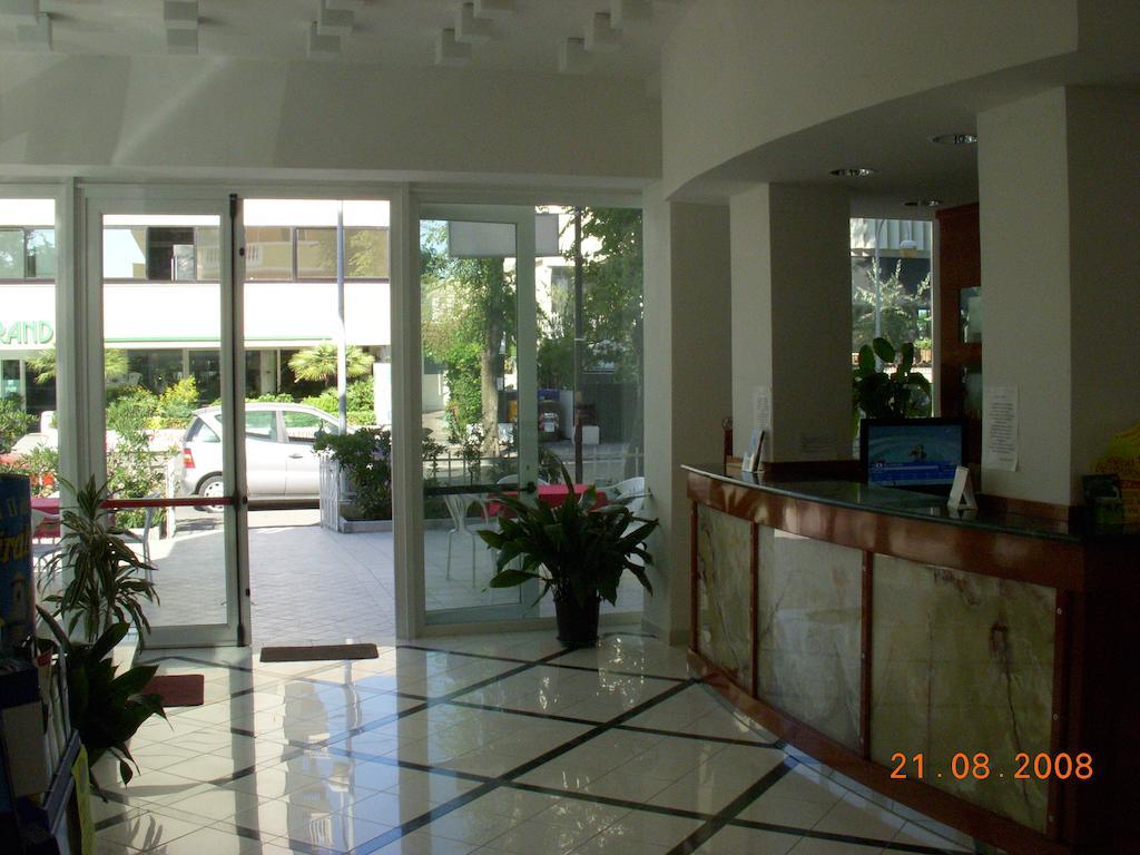 Hotel Villa Linda - Family Hotel - Nuova Costruzione Antisismica Riccione Dış mekan fotoğraf