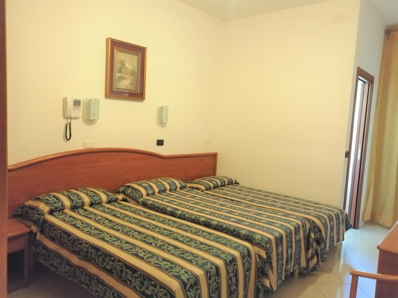 Hotel Villa Linda - Family Hotel - Nuova Costruzione Antisismica Riccione Dış mekan fotoğraf