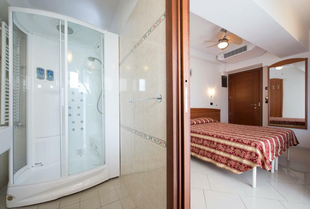 Hotel Villa Linda - Family Hotel - Nuova Costruzione Antisismica Riccione Dış mekan fotoğraf