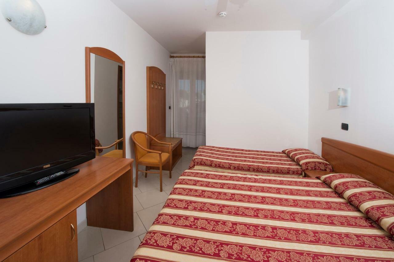 Hotel Villa Linda - Family Hotel - Nuova Costruzione Antisismica Riccione Dış mekan fotoğraf
