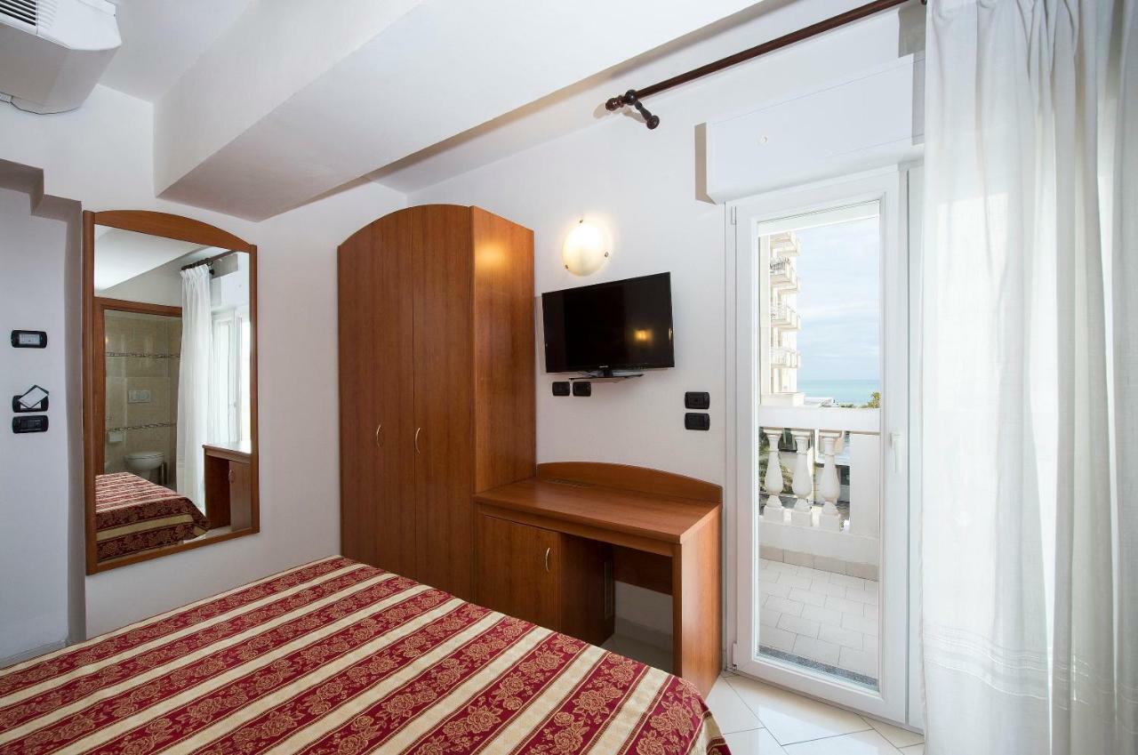 Hotel Villa Linda - Family Hotel - Nuova Costruzione Antisismica Riccione Dış mekan fotoğraf